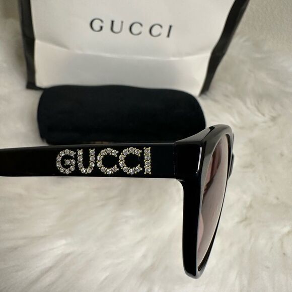 💯Authentic Gucci Sunglasses with Case 🍀 - Picture 9 of 15